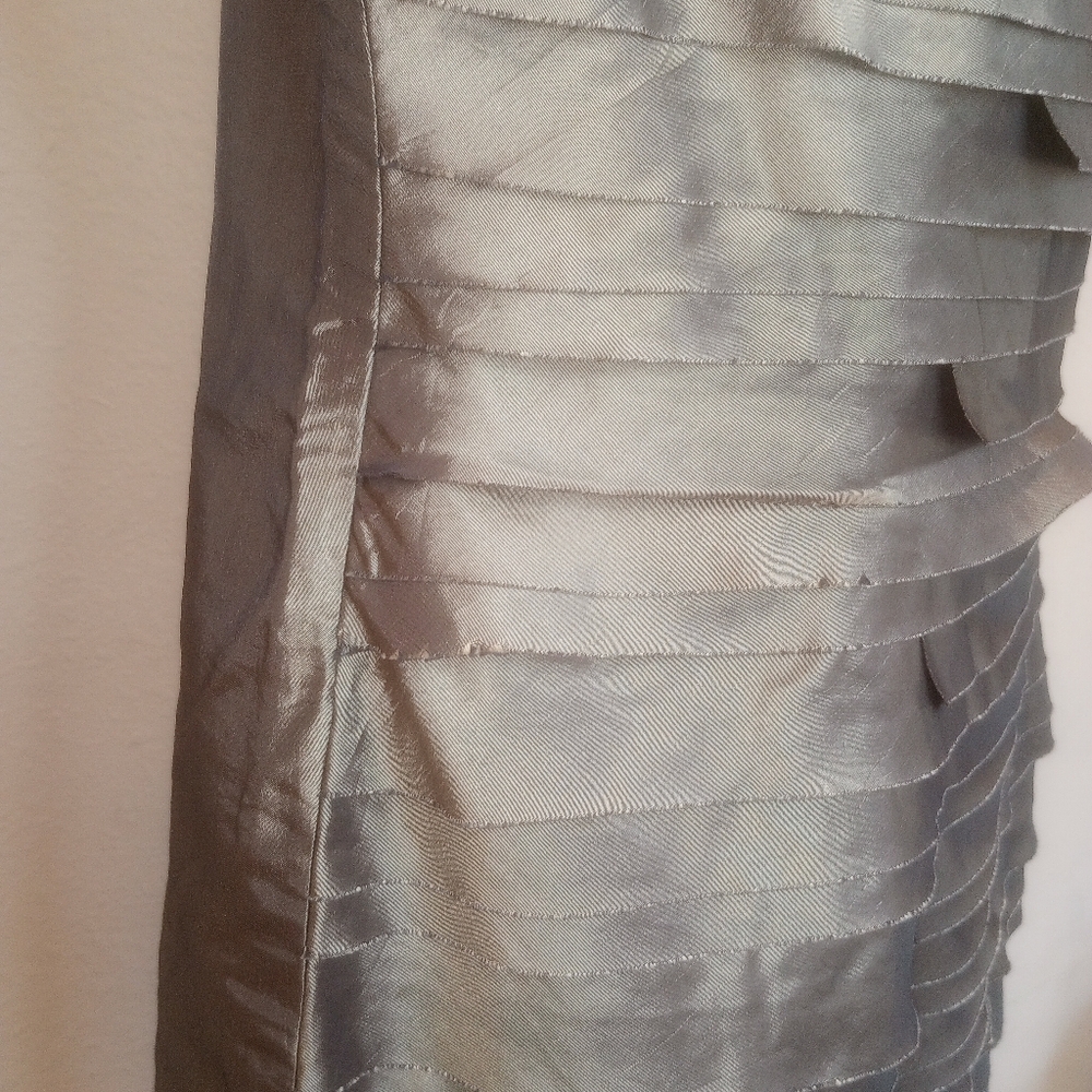 Elegant Sleeveless Dress in Metallic Gray London Time Petite 12P - Picture 9 of 10
